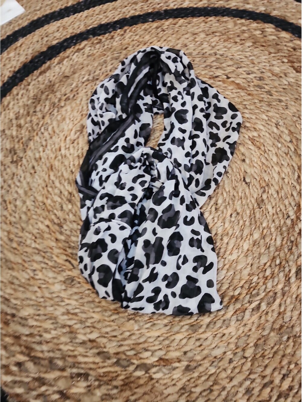 Nicole Marciano Black White Leopard Print Convertible Vest Accessory Scarf 20794